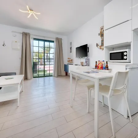 La Vela Azul - Pool & Tennis - Free Ac & Good Wifi - By Lanzarote