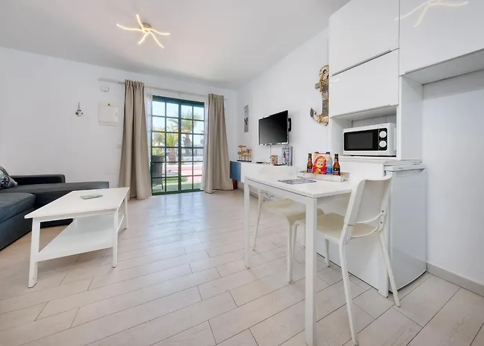 La Vela Azul - Pool & Tennis - Free Ac & Good Wifi - By Lanzarote